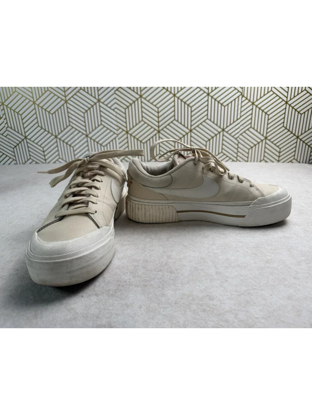 Nike Court Legacy Lift Pearl White Women's Size 9.5 DM7590-200 Platform Sneaker